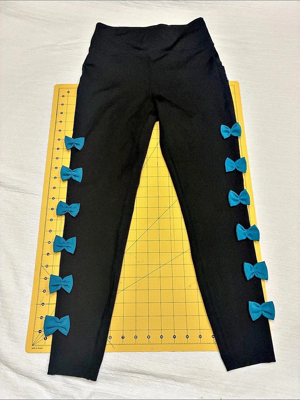 Pop fit Black Bow Detail Leggings